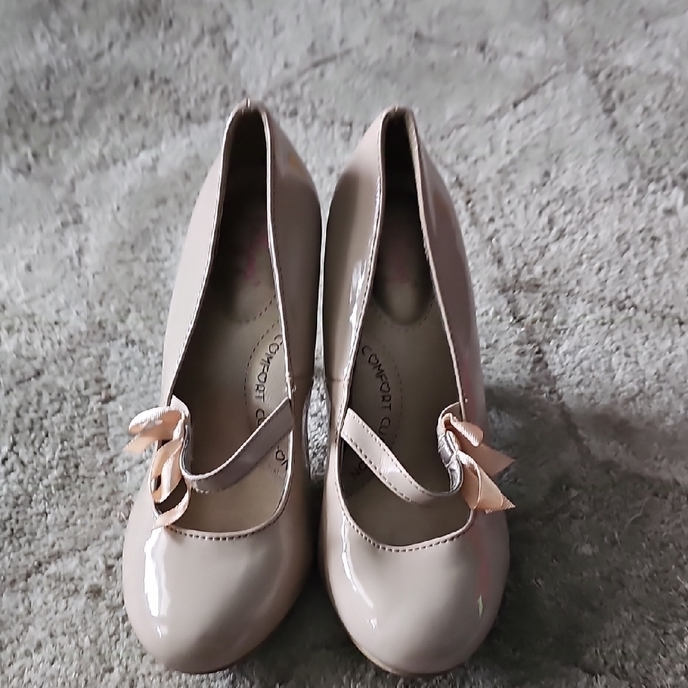 Jellypop Cream Heels with Soft Matte Finish and Rounded Toe